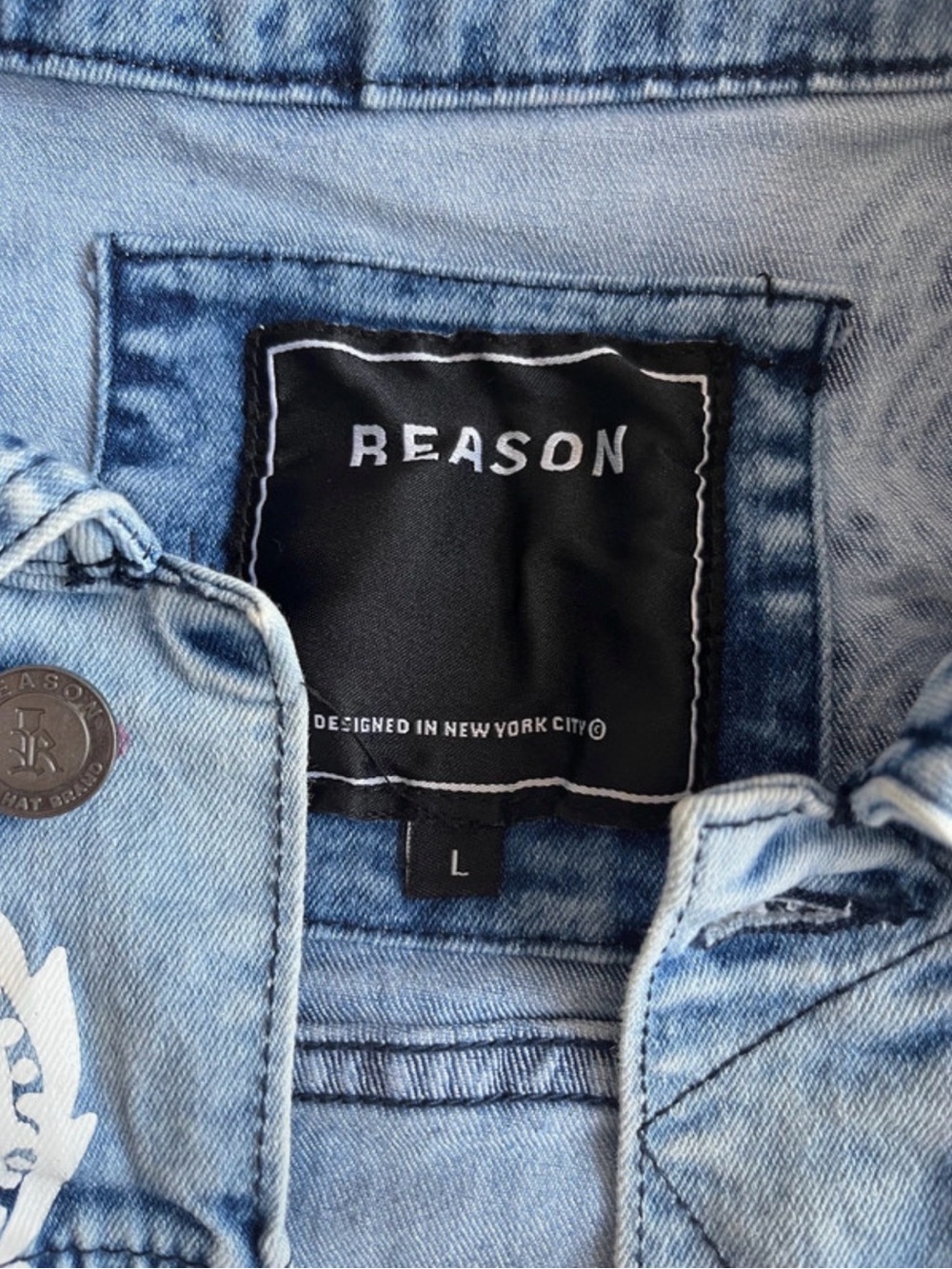 Reason Light Blue Wash Paisley Allover Print Denim Trucker Jacket Coat Sz Large - Picture 6 of 14